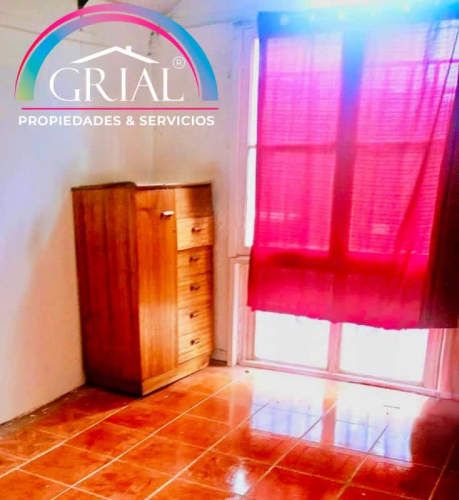 Se vende amplia casa con departamento independiente