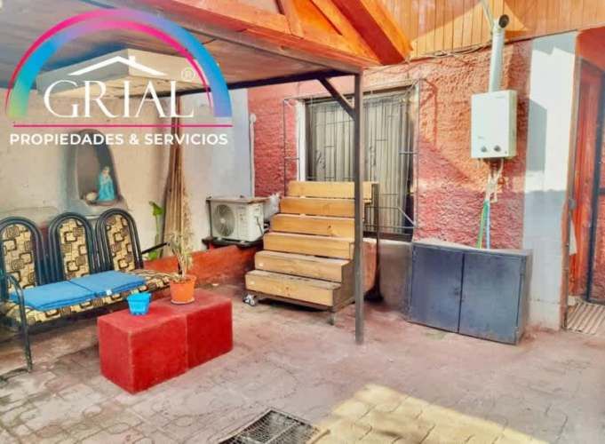 Se vende amplia casa con departamento independiente