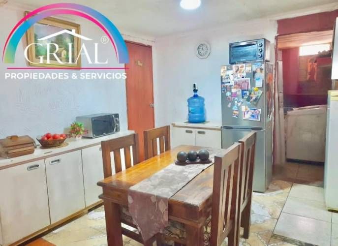 Se vende amplia casa con departamento independiente