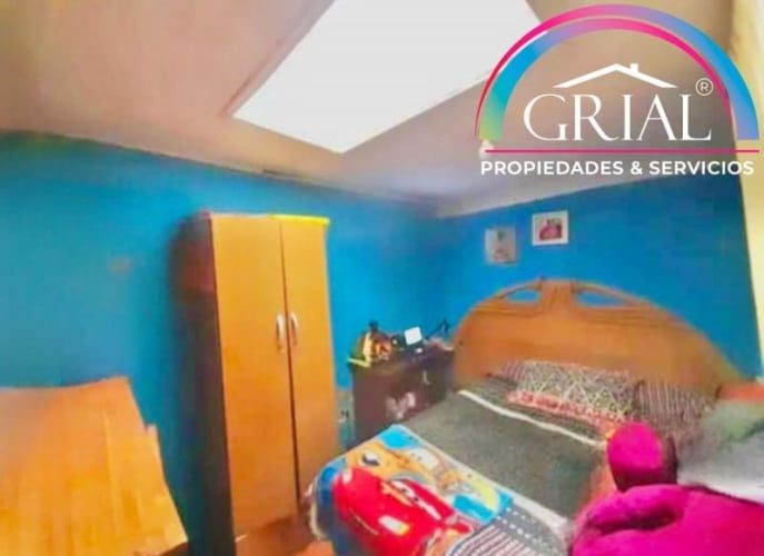 Se vende amplia casa con departamento independiente