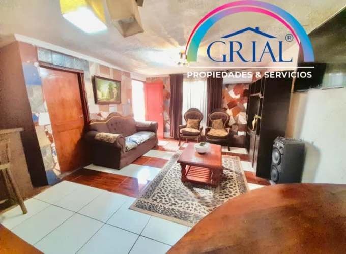 Se vende amplia casa con departamento independiente