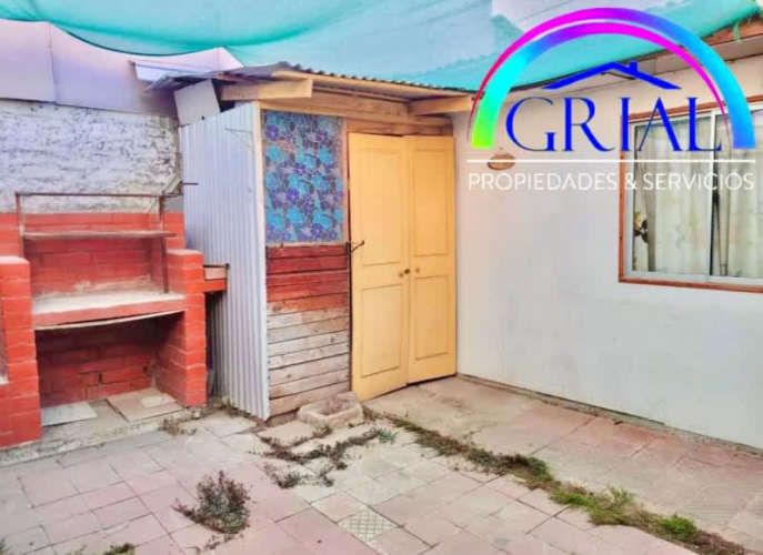 Amplia casa en Melipilla, Sector Centro