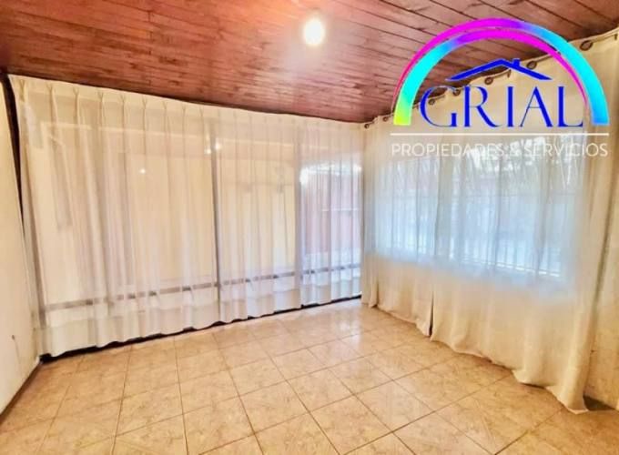 Amplia casa en Melipilla, Sector Centro