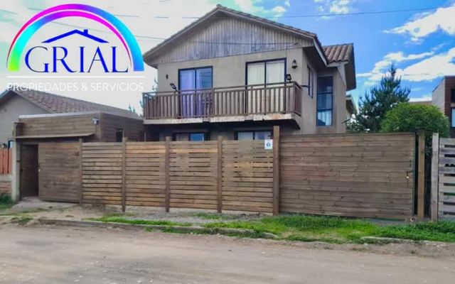 Se Vende Hermosa y Amplia casa en Pelluhue  7° Región