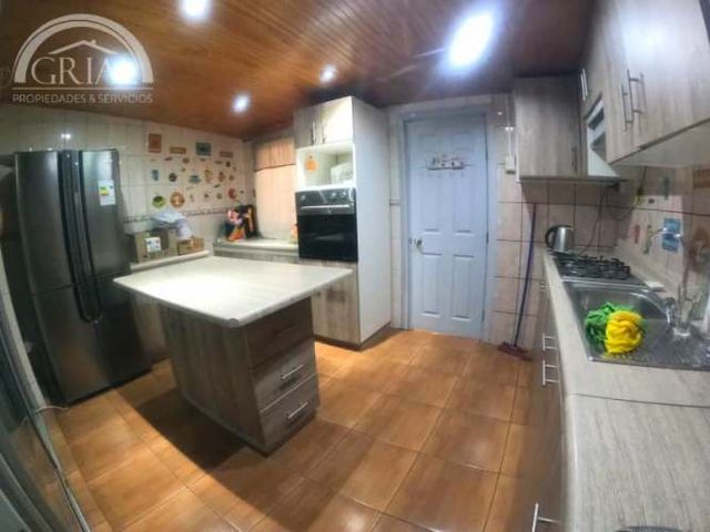 Casa con opcion local Comercial 3d,1b La Pintana