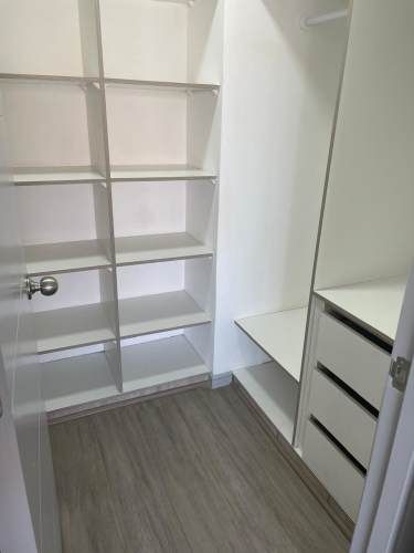 EN VENTA DEPARTAMENTO LUMINOSO CON AMPLIO BALCÓN