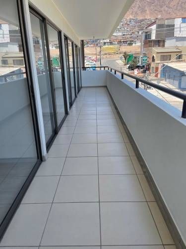 EN VENTA DEPARTAMENTO LUMINOSO CON AMPLIO BALCÓN