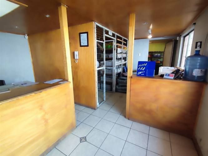 CASA America 645 - 647 / Se vende Casa, Sitio, Terreno, Local Ccial. 20.990 UF - 6 Dormitorios 3 Baños 3 Bodegas 6 Estacionamiento, mas de 500 m2 de terreno para construir