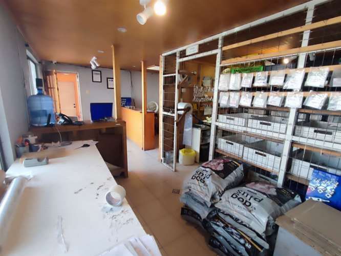 CASA America 645 - 647 / Se vende Casa, Sitio, Terreno, Local Ccial. 20.990 UF - 6 Dormitorios 3 Baños 3 Bodegas 6 Estacionamiento, mas de 500 m2 de terreno para construir