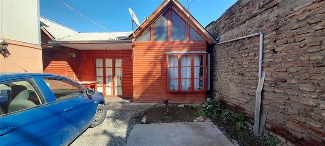 CASA Entre Autopista Vespucio Norte y Av. Pedro Fontova