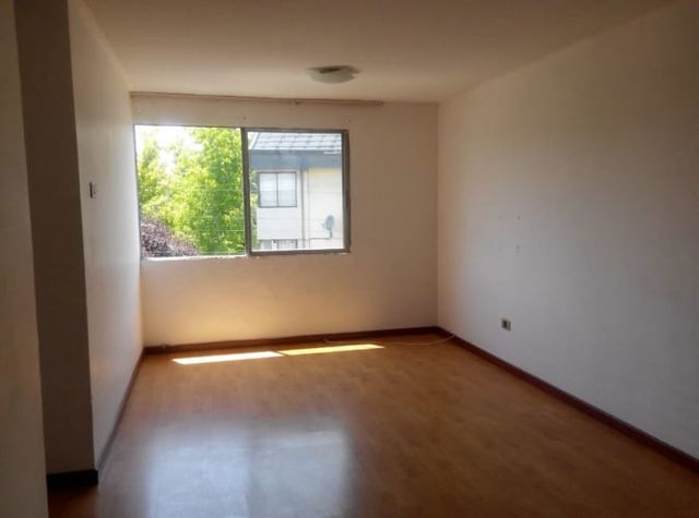 DEPARTAMENTO Las Amapolas 4819 / Se vende Departamento 3 Dormitorios 1 Baño con Esatacionamiento asignado