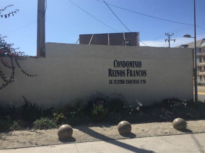 DEPARTAMENTO Av cuatro esquinas 098