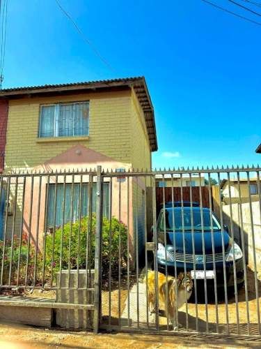 SE VENDE CASA 2 PISOS