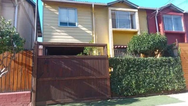 Casa AVENIDA GENERAL URRUTIA CON GUAITECAS