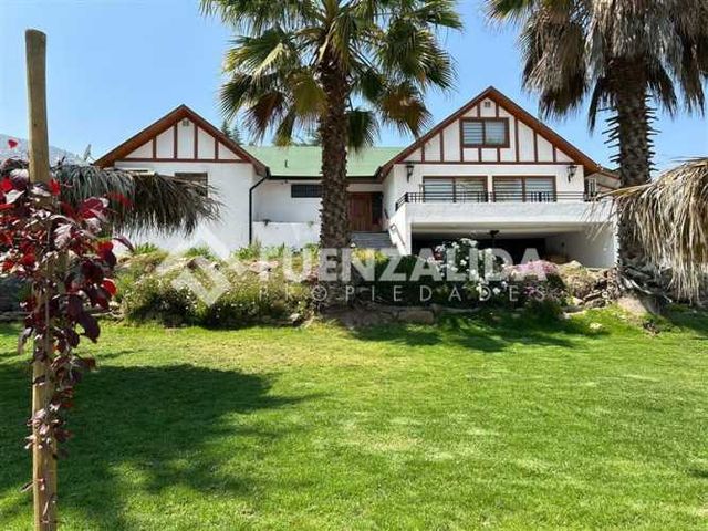 CASA Diego Portales / Canal de la luz