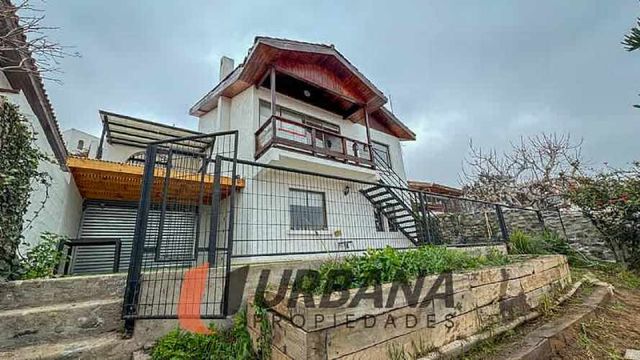 Casa EXCLUSIVA PROPIEDAD CON VISTA PANORÁMICA PONIENTE.