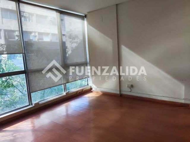 OFICINA Bandera / Catedral