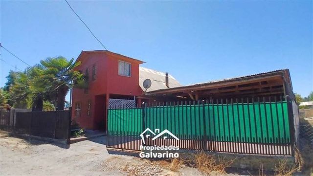 CASA Camino el manzanal población san Rafael S/N. yerbas buenas VII region