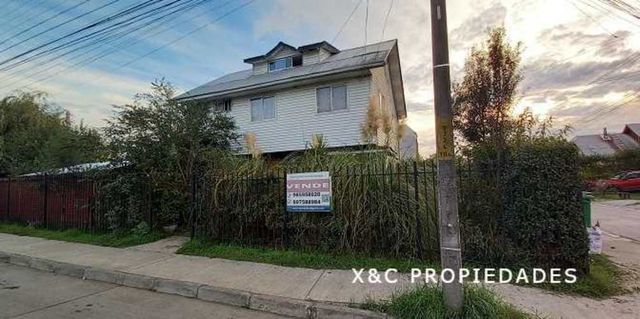 Se Vende Amplia Casa de Tres Pisos 5D 3B en Labranza Villa Las Rosas