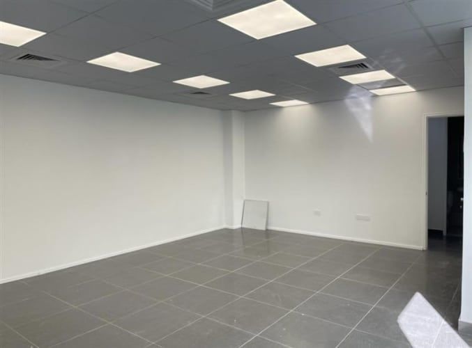 LOCAL COMERCIAL Cerca De Parque Bustamenete