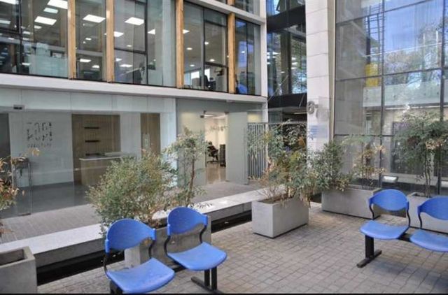 LOCAL COMERCIAL Cerca De Parque Bustamenete