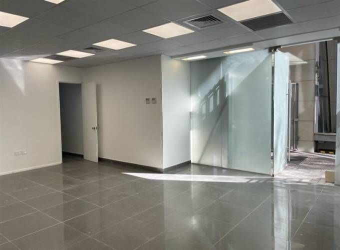 LOCAL COMERCIAL Cerca De Parque Bustamenete