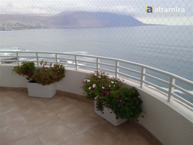 DEPARTAMENTO Edificio Punta Cavancha piso 21 TN (2 estacionamientos)