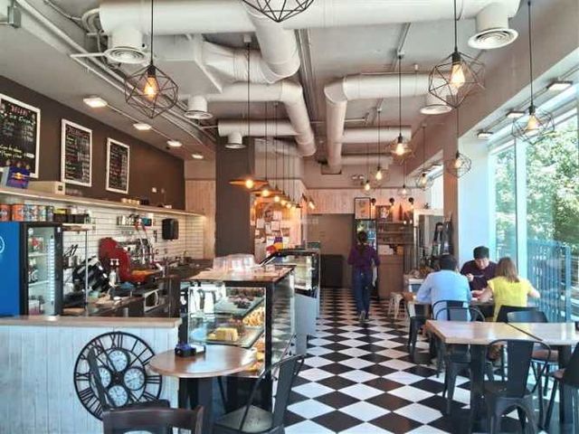 LOCAL COMERCIAL Metro Simón Bolivar