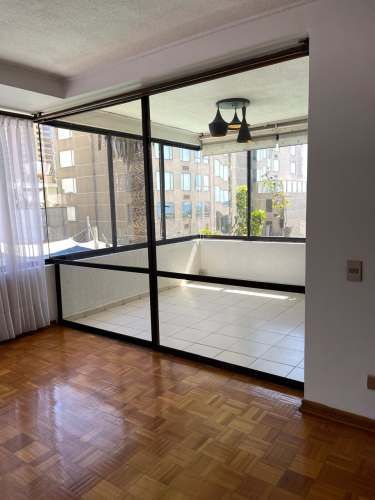 SE VENDE AMPLIO DEPARTAMENTO EN AV BRASIL EDIFICIO LOS INMIGRANTES