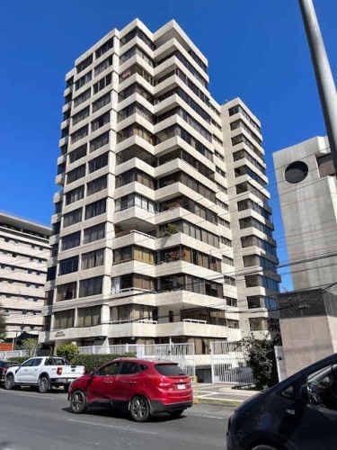 SE VENDE AMPLIO DEPARTAMENTO EN AV BRASIL EDIFICIO LOS INMIGRANTES