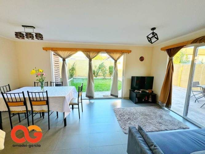 LUMINOSA Y COMODA CASA DE DOS PISOS  (82269)