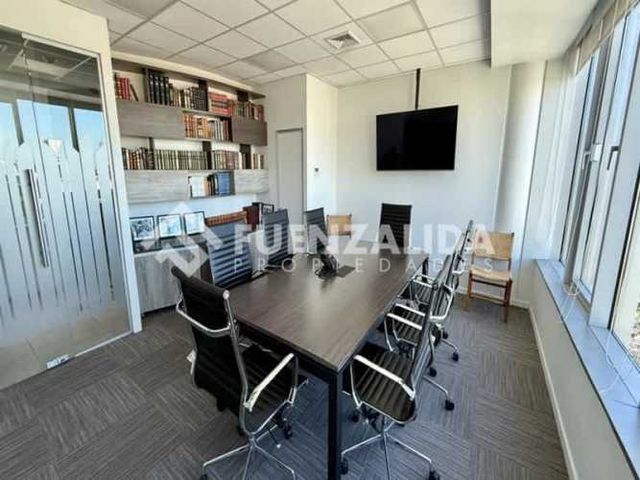 OFICINA Av. El bosque con Av. Tobalaba