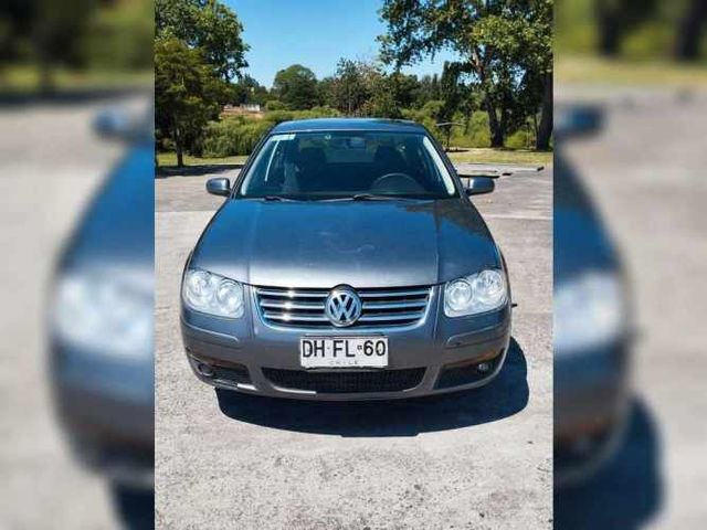 VOLKSWAGEN BORA 2012