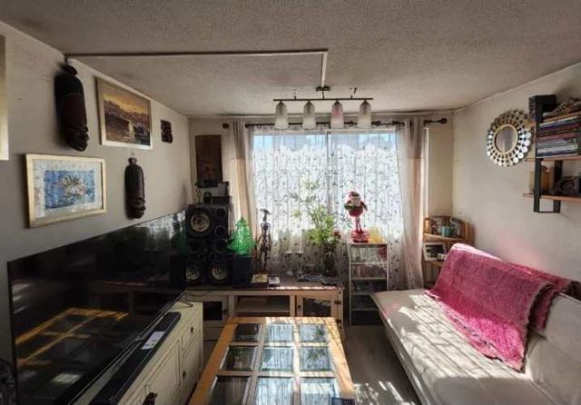 DEPARTAMENTO Jose Ureta con Esmeralda