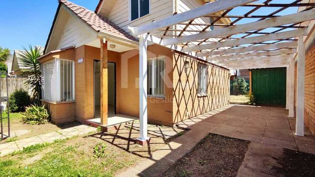 Venta casa 3D/2B, sector Larapinta, Lampa (14051)