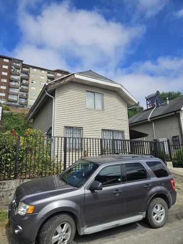 VENDO CÉNTRICA CASA AISLADA DE 2 PISOS 3D 1B EN VILLARRICA