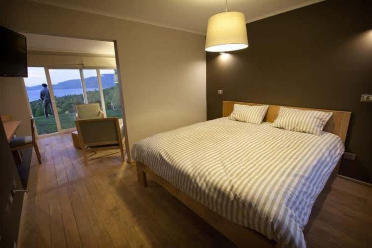 PARCELA INVERSIONISTAS! Lodge funcionando a 5 min del centro de Pucón.