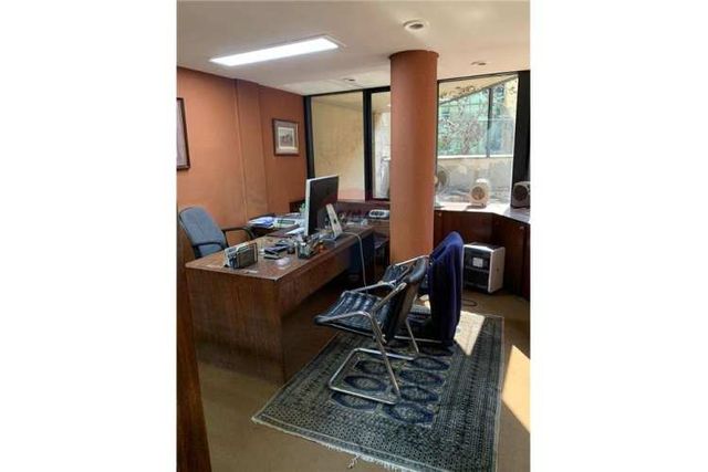 Oficina en venta,amplia, luminosa, bien ubicada