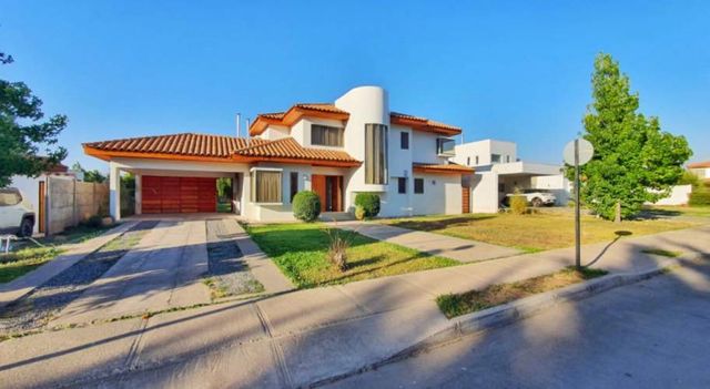 Se vende casa en Condominio Los Pensamientos de Rinconada de Los Andes