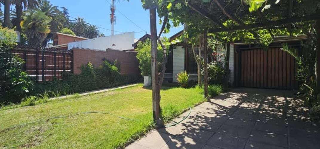 Casa CASA COMERCIAL AV. PAJARITOS