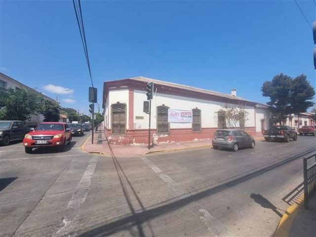 LOCAL COMERCIAL Colon con Balmaceda