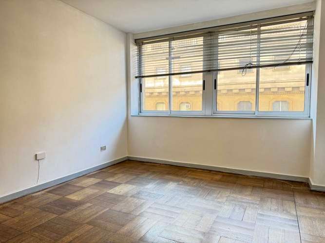 Amplia Oficina corazón De Santiago, hiperconectada