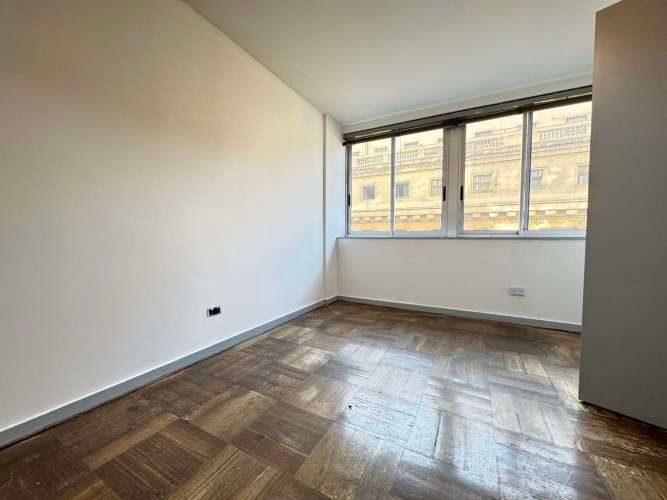 Amplia Oficina corazón De Santiago, hiperconectada