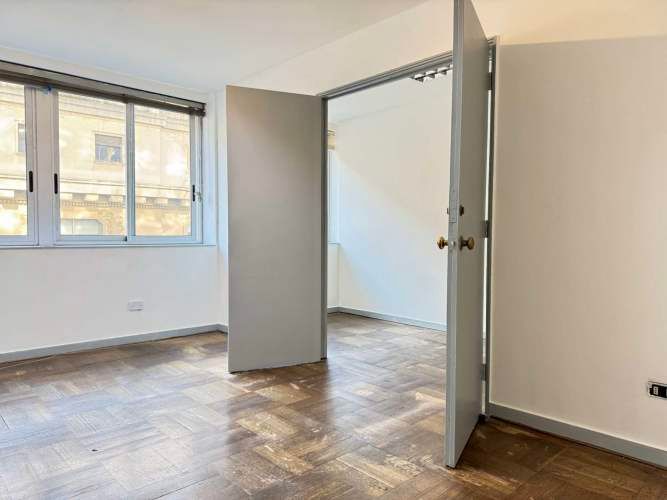 Amplia Oficina corazón De Santiago, hiperconectada