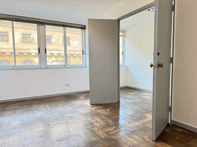 Amplia Oficina corazón De Santiago, hiperconectada