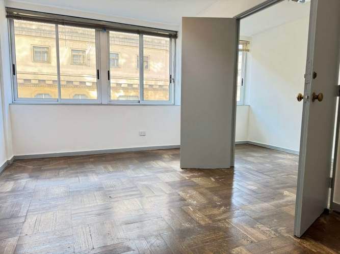 Amplia Oficina corazón De Santiago, hiperconectada