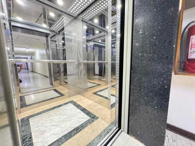 Amplia Oficina corazón De Santiago, hiperconectada