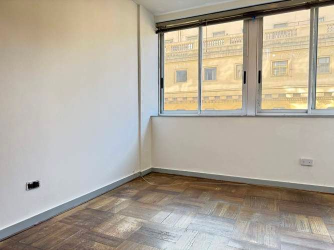 Amplia Oficina corazón De Santiago, hiperconectada