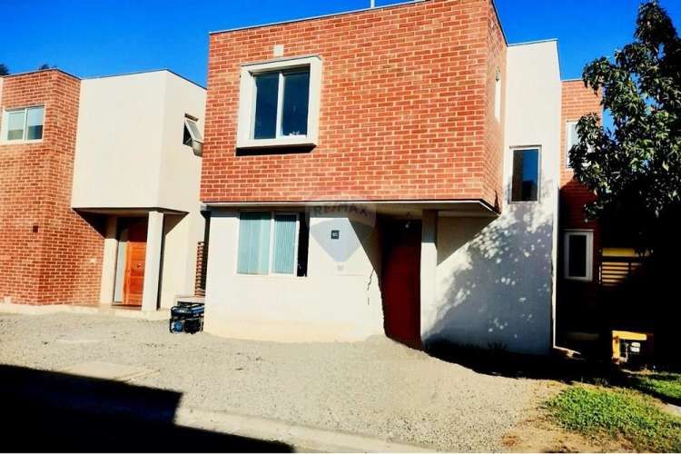 Hermosa casa en venta isla de maipo
