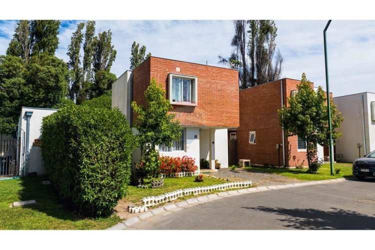 Hermosa casa en venta isla de maipo